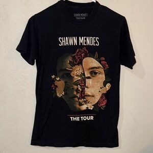 Shawn Mendes The Tour Men’s size Small T-Shirt
